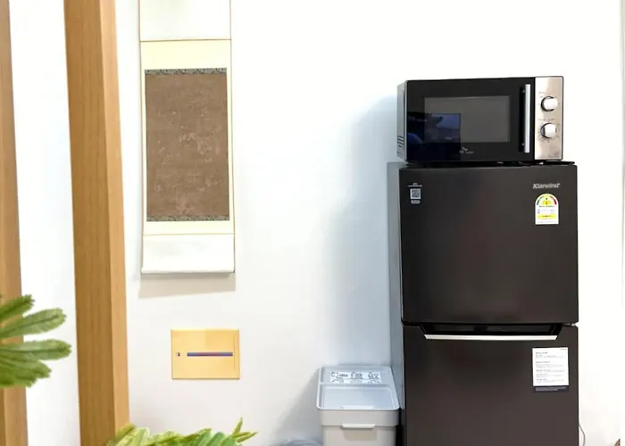 Shinchon Station 4min Walk, 2br Family Friendly Spacious Stylish Seoul